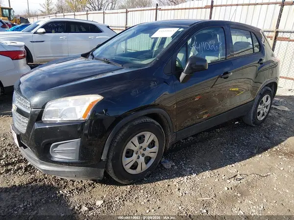 KL7CJKSB8GB649982 2016 CHEVROLET TRAX - Image 2