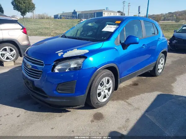 KL7CJKSB8GB678303 2016 CHEVROLET TRAX - Image 2