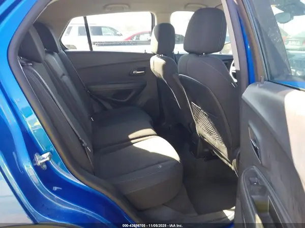 KL7CJKSB8GB678303 2016 CHEVROLET TRAX - Image 8