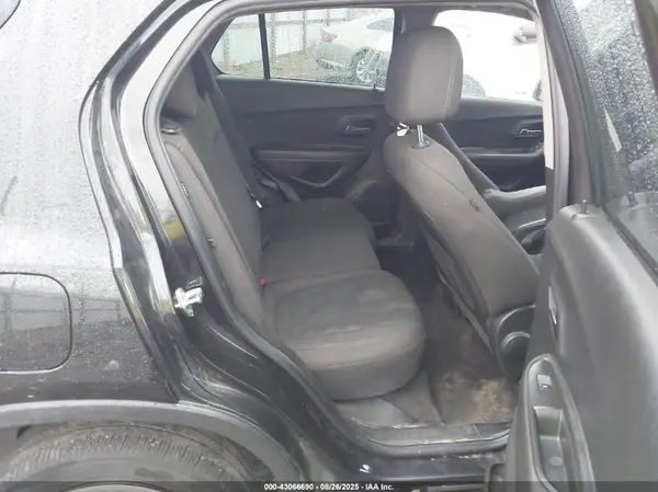 KL7CJKSB8GB705273 2016 CHEVROLET TRAX - Image 8