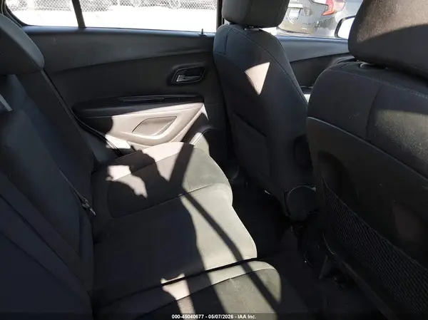 KL7CJKSB8GB735552 2016 CHEVROLET TRAX - Image 8