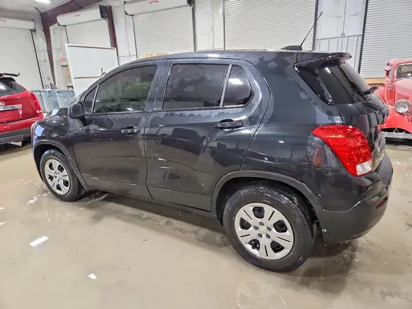 KL7CJKSB8GB748107 2016 CHEVROLET TRAX - Image 2