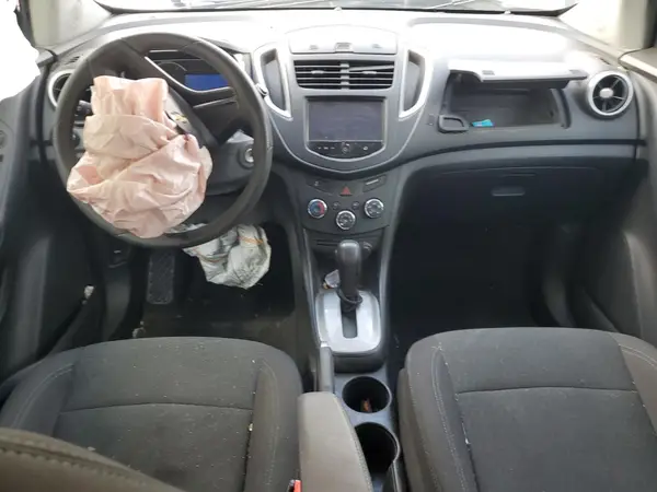 KL7CJKSB8GB756773 2016 CHEVROLET TRAX - Image 8