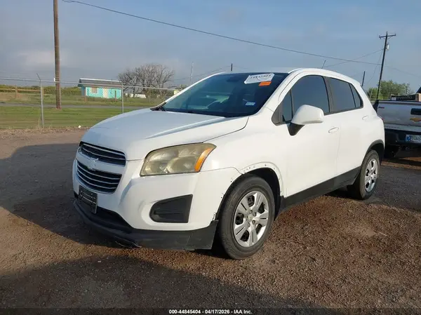 KL7CJKSB8GB757034 2016 CHEVROLET TRAX - Image 2