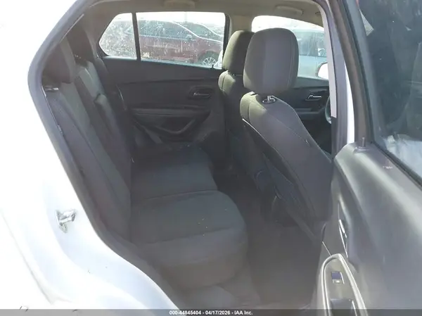 KL7CJKSB8GB757034 2016 CHEVROLET TRAX - Image 8