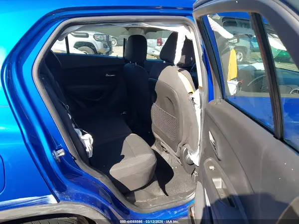 KL7CJKSB8GB758667 2016 CHEVROLET TRAX - Image 8