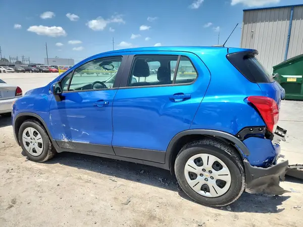 KL7CJKSB8GB762167 2016 CHEVROLET TRAX - Image 2
