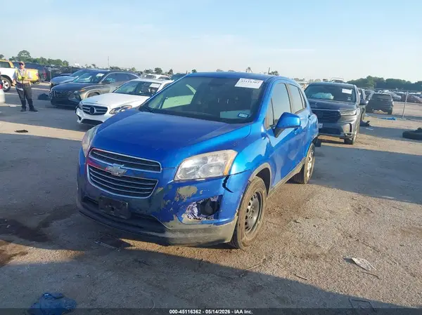KL7CJKSB8GB762198 2016 CHEVROLET TRAX - Image 2