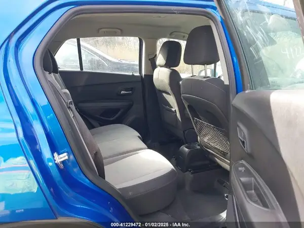 KL7CJKSB8GB762413 2016 CHEVROLET TRAX - Image 8