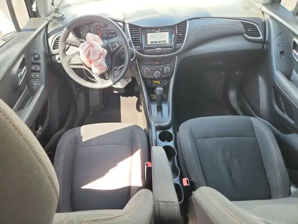 KL7CJKSB8HB049321 2017 CHEVROLET TRAX - Image 8