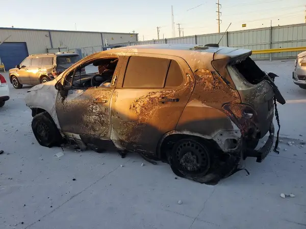 KL7CJKSB8HB144154 2017 CHEVROLET TRAX - Image 2