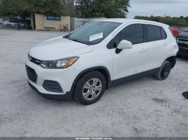 KL7CJKSB8HB150570 2017 CHEVROLET TRAX - Image 2