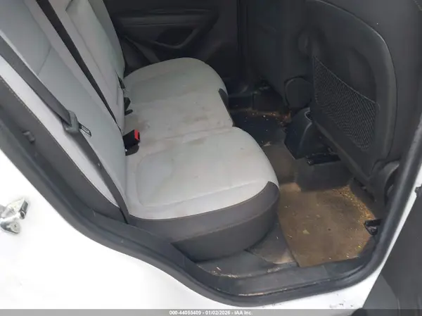 KL7CJKSB8HB150570 2017 CHEVROLET TRAX - Image 8