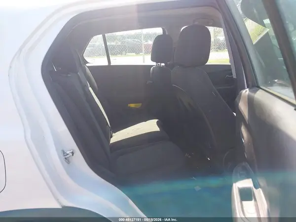 KL7CJKSB8HB223033 2017 CHEVROLET TRAX - Image 8
