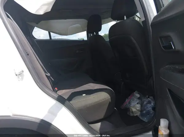 KL7CJKSB8HB225400 2017 CHEVROLET TRAX - Image 8