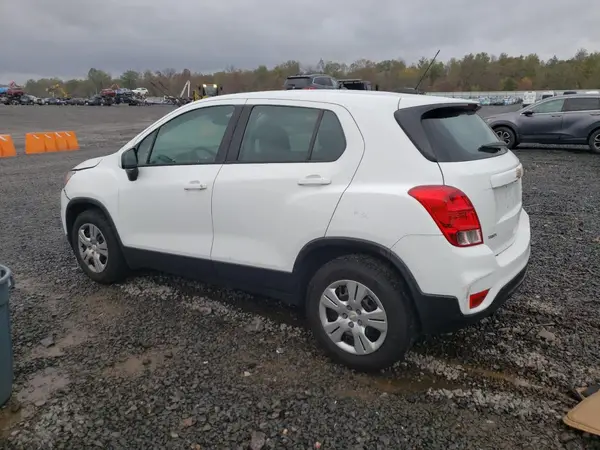 KL7CJKSB8HB245873 2017 CHEVROLET TRAX - Image 2