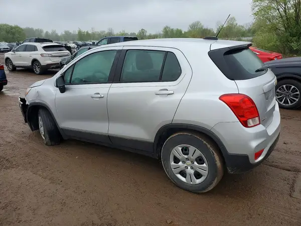 KL7CJKSB8HB258350 2017 CHEVROLET TRAX - Image 2