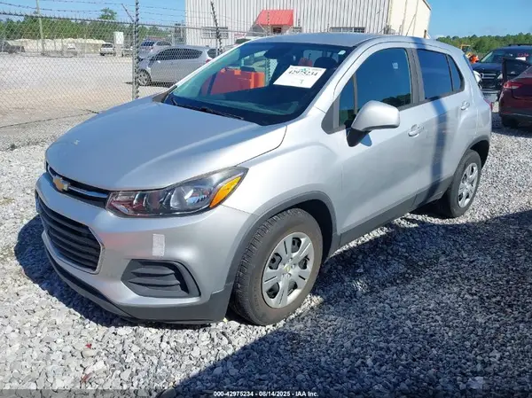 KL7CJKSB8HB261653 2017 CHEVROLET TRAX - Image 2