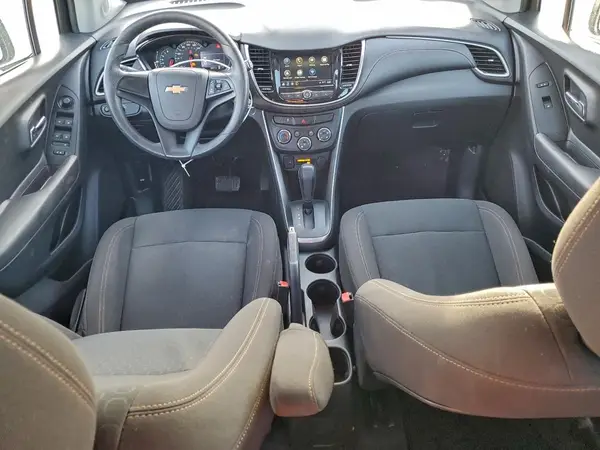 KL7CJKSB8JB517876 2018 CHEVROLET TRAX - Image 8