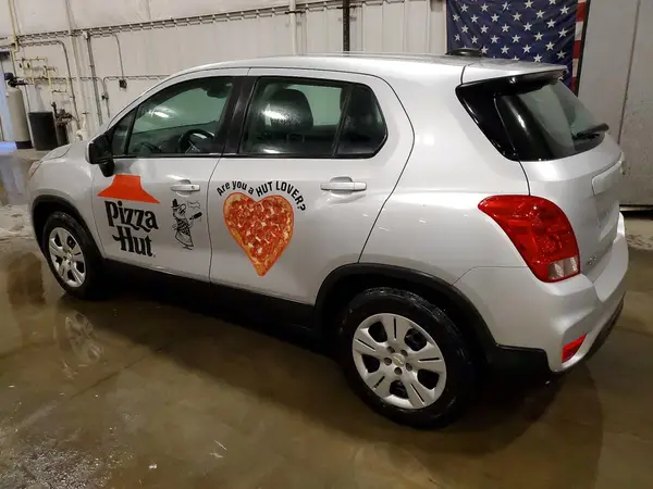 KL7CJKSB8JB538548 2018 CHEVROLET TRAX - Image 2