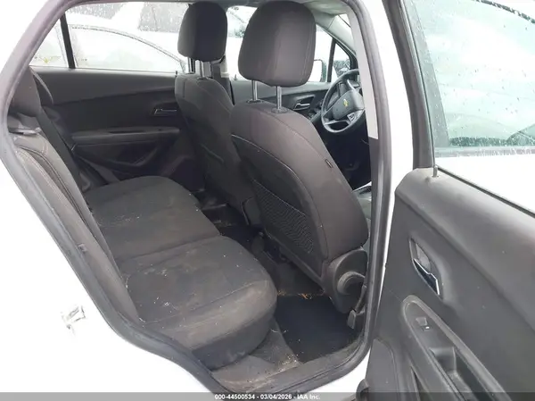 KL7CJKSB8JB557763 2018 CHEVROLET TRAX - Image 8