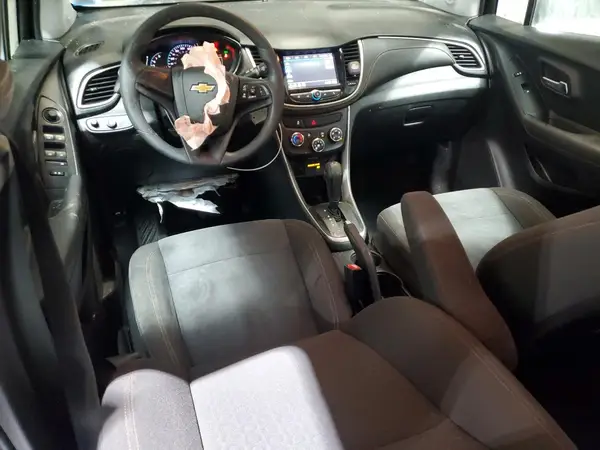 KL7CJKSB8JB563739 2018 CHEVROLET TRAX - Image 8