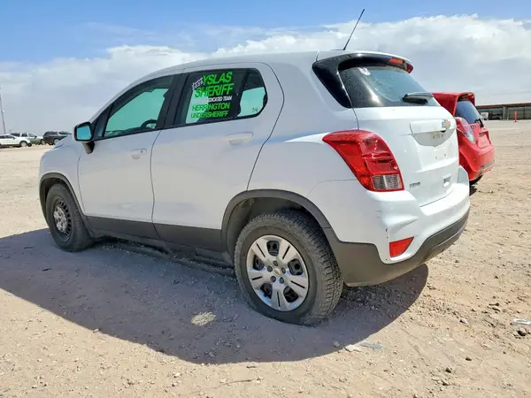 KL7CJKSB8JB596482 2018 CHEVROLET TRAX - Image 2