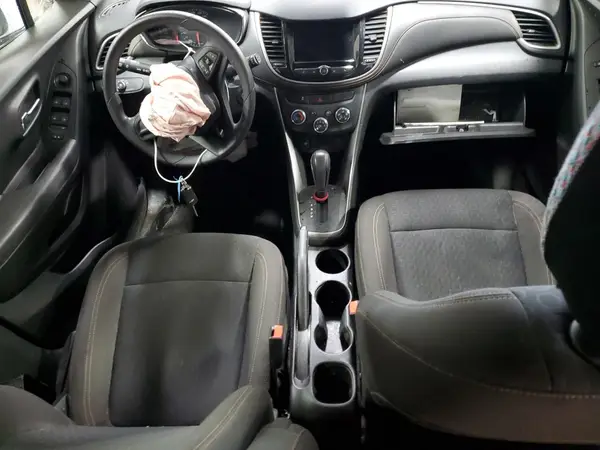 KL7CJKSB8JB602460 2018 CHEVROLET TRAX - Image 8