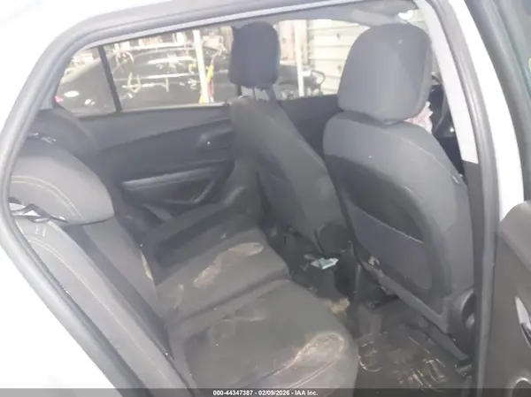 KL7CJKSB8JB606282 2018 CHEVROLET TRAX - Image 8