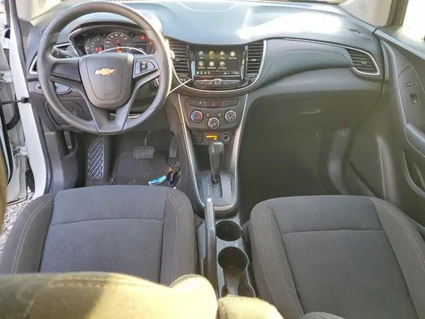 KL7CJKSB8JB647382 2018 CHEVROLET TRAX - Image 8
