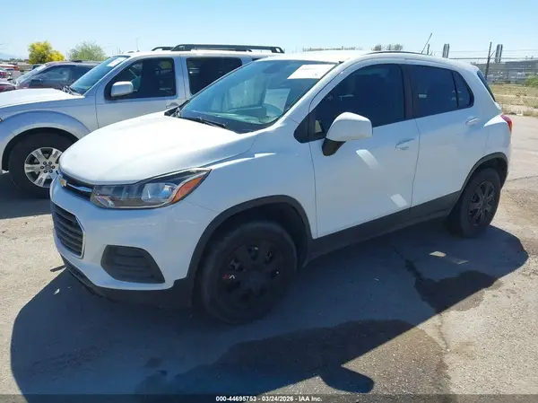 KL7CJKSB8JB733680 2018 CHEVROLET TRAX - Image 2