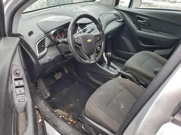 KL7CJKSB8LB017901 2020 CHEVROLET TRAX - Image 8