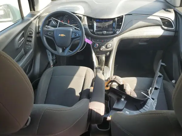 KL7CJKSB8LB023021 2020 CHEVROLET TRAX - Image 8