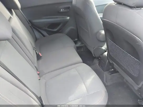 KL7CJKSB8LB029238 2020 CHEVROLET TRAX - Image 8