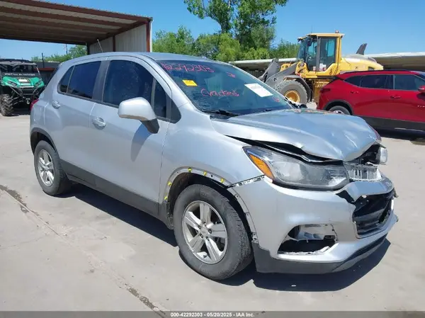 KL7CJKSB8LB030471 2020 CHEVROLET TRAX - Image 1