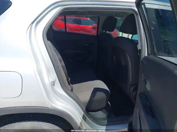 KL7CJKSB8LB030471 2020 CHEVROLET TRAX - Image 8