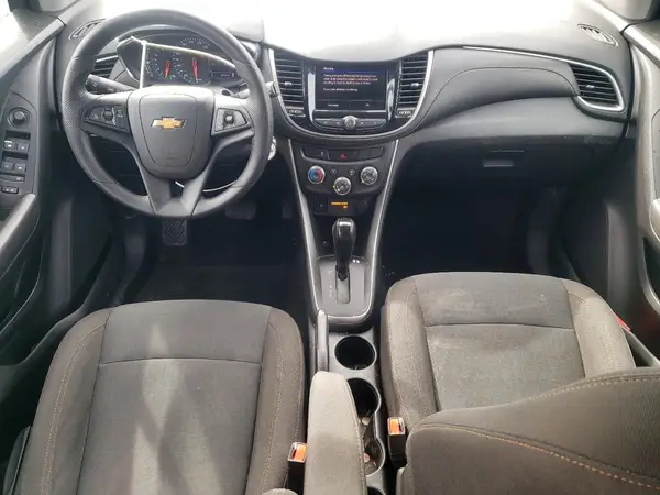 KL7CJKSB8LB033743 2020 CHEVROLET TRAX - Image 8