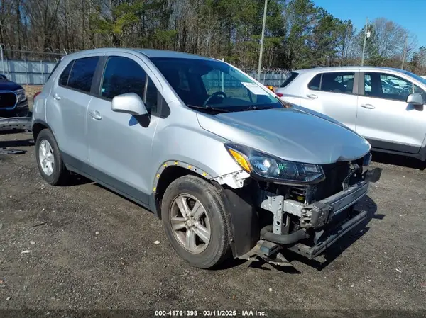 KL7CJKSB8LB037128 2020 CHEVROLET TRAX - Image 1
