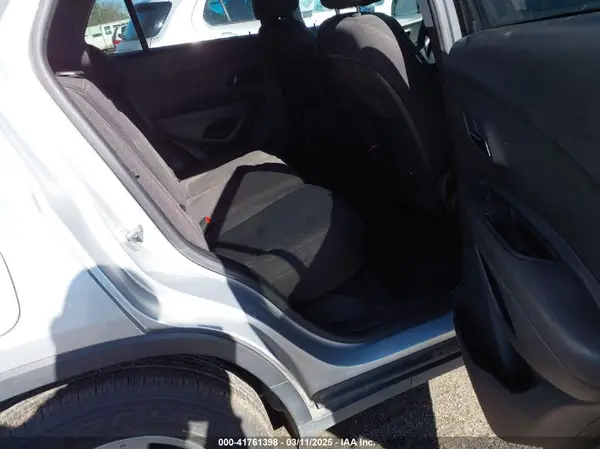KL7CJKSB8LB037128 2020 CHEVROLET TRAX - Image 8