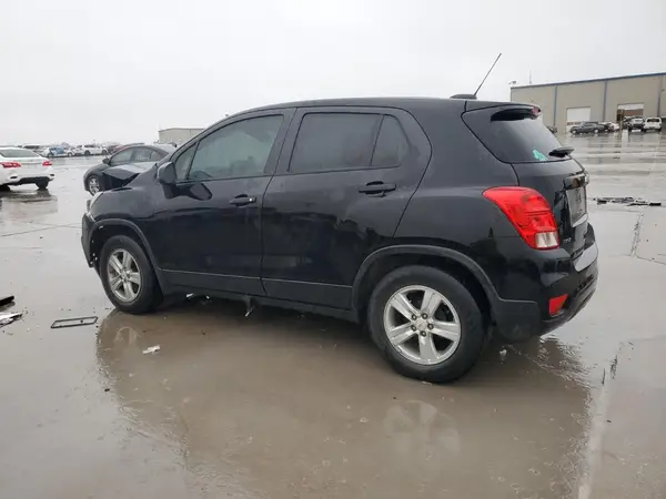 KL7CJKSB8LB043799 2020 CHEVROLET TRAX - Image 2