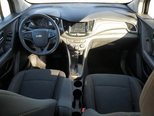KL7CJKSB8LB045469 2020 CHEVROLET TRAX - Image 8
