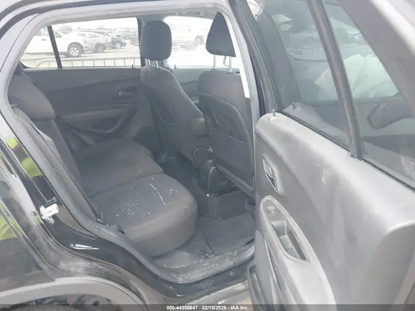 KL7CJKSB8LB045889 2020 CHEVROLET TRAX - Image 8