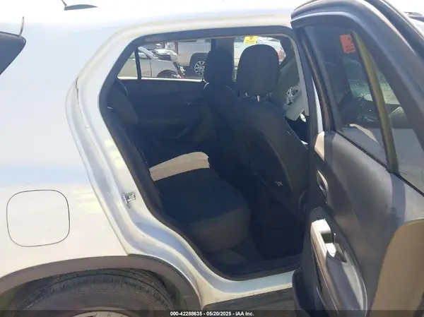 KL7CJKSB8LB052146 2020 CHEVROLET TRAX - Image 8