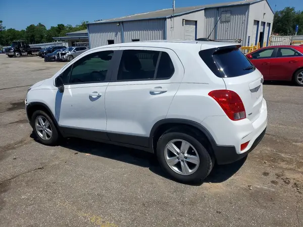 KL7CJKSB8LB054155 2020 CHEVROLET TRAX - Image 2