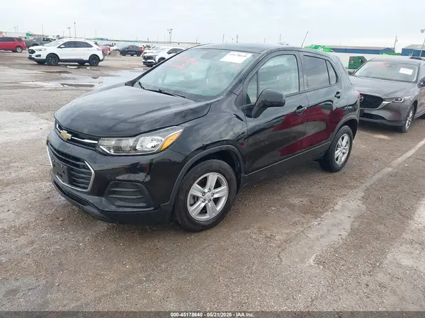 KL7CJKSB8LB057623 2020 CHEVROLET TRAX - Image 2