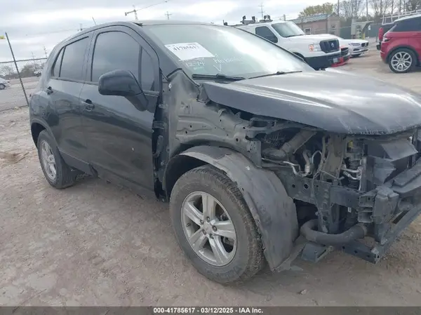 KL7CJKSB8LB059890 2020 CHEVROLET TRAX - Image 1