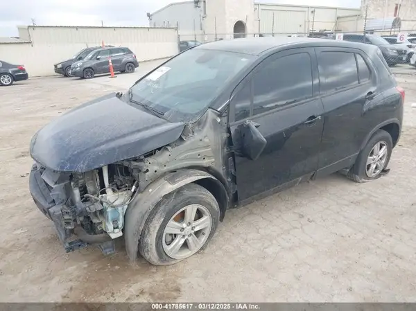 KL7CJKSB8LB059890 2020 CHEVROLET TRAX - Image 2