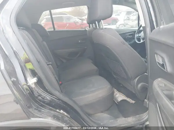 KL7CJKSB8LB059890 2020 CHEVROLET TRAX - Image 8