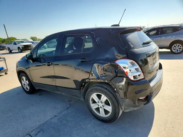 KL7CJKSB8LB063776 2020 CHEVROLET TRAX - Image 2