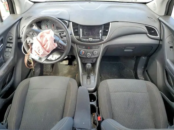 KL7CJKSB8LB063907 2020 CHEVROLET TRAX - Image 8